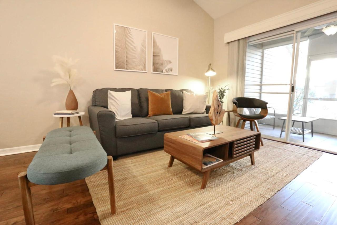 Nomad Retreat King Bed Boutique Condo W Garage Gainesville Exterior photo
