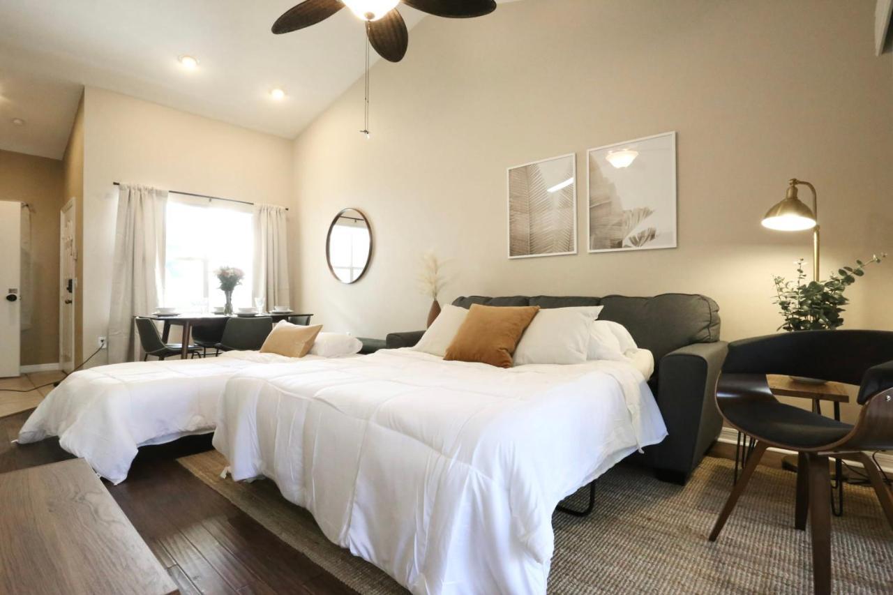 Nomad Retreat King Bed Boutique Condo W Garage Gainesville Exterior photo