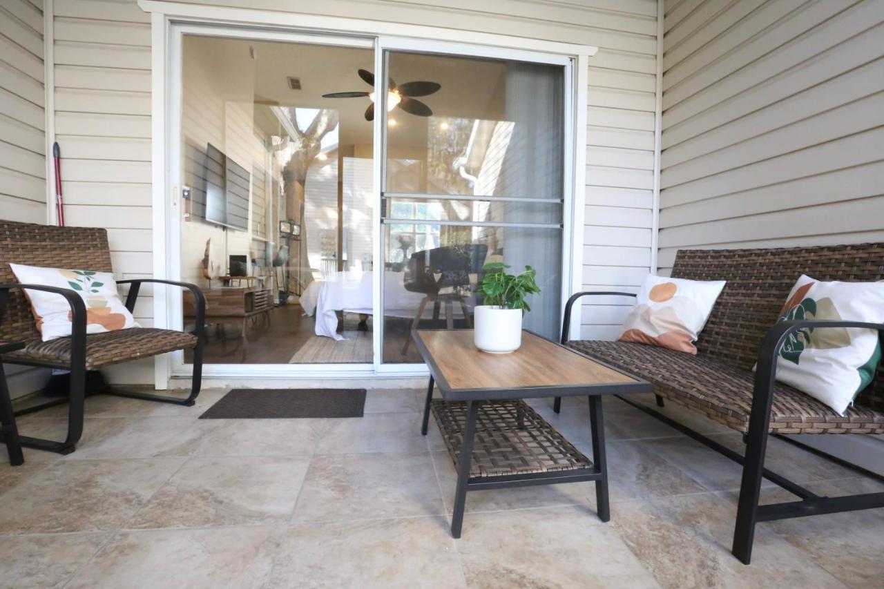 Nomad Retreat King Bed Boutique Condo W Garage Gainesville Exterior photo